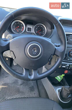 Хэтчбек Renault Clio 2007 в 