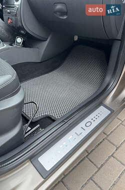 Универсал Renault Clio 2010 в 