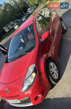Хэтчбек Renault Clio 2010 в 
