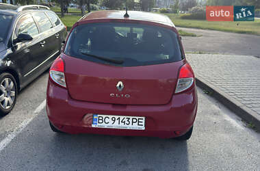 Хэтчбек Renault Clio 2010 в 