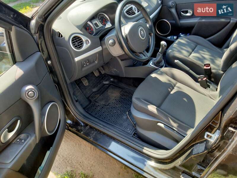 Универсал Renault Clio 2010 в Днепре