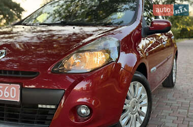 Хэтчбек Renault Clio 2010 в 