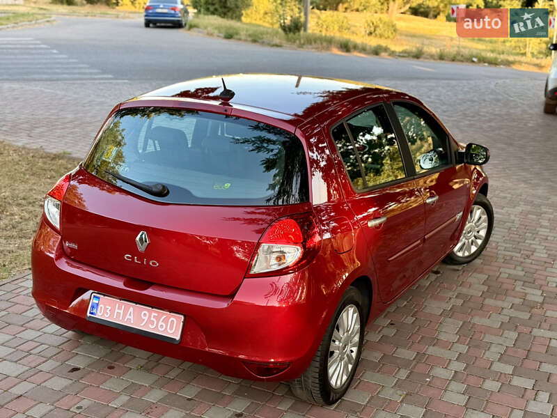 Хетчбек Renault Clio 2010 в Кропивницькому