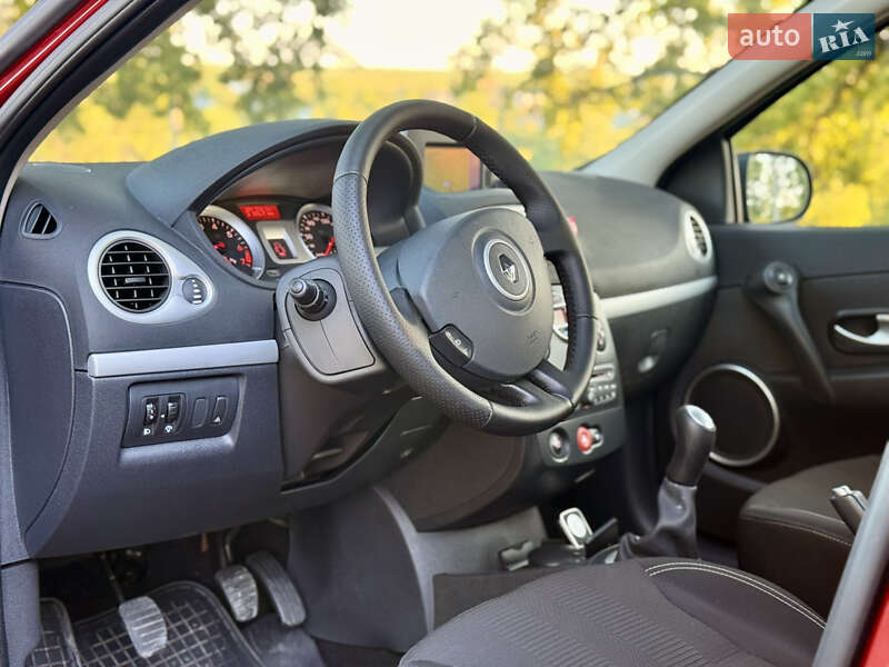 Хетчбек Renault Clio 2010 в Кропивницькому