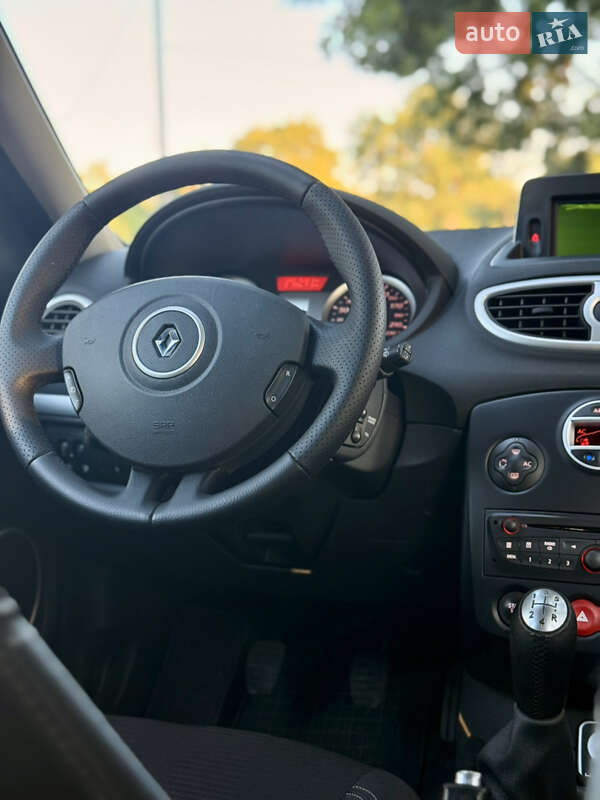 Хетчбек Renault Clio 2010 в Кропивницькому