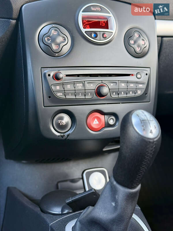 Хетчбек Renault Clio 2010 в Кропивницькому