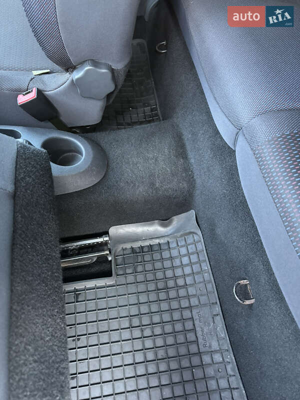 Хэтчбек Renault Clio 2005 в Луцке