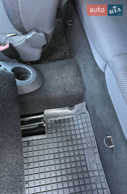 Хэтчбек Renault Clio 2005 в 