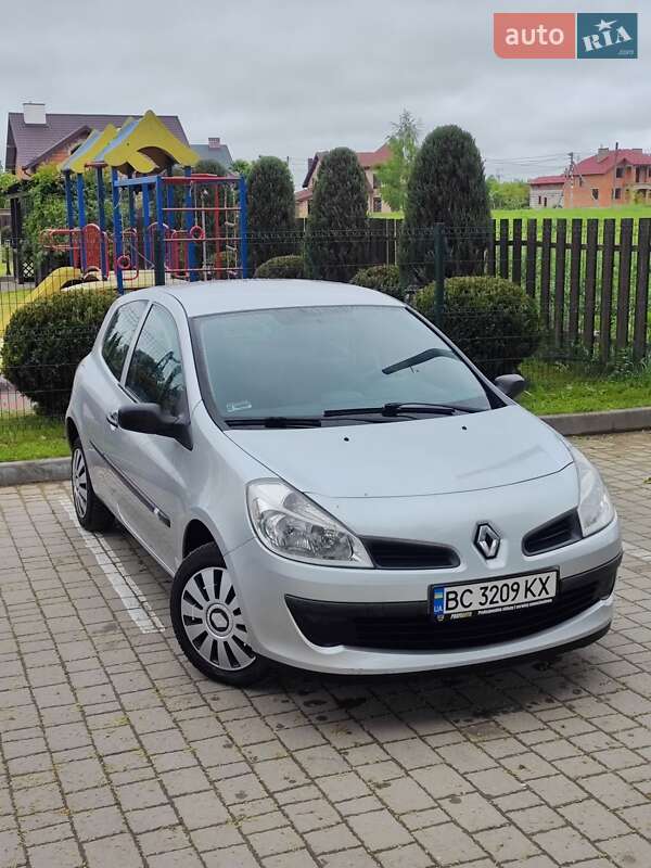 Хетчбек Renault Clio 2007 в Стрию