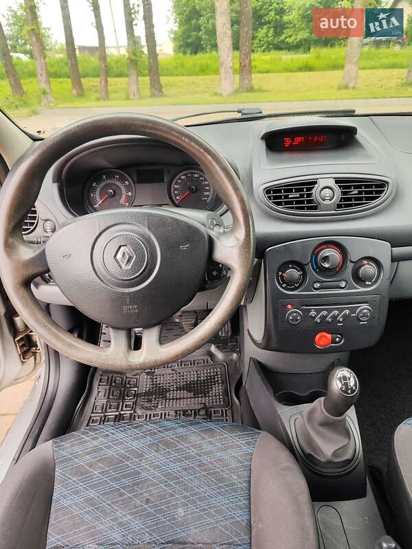Хетчбек Renault Clio 2007 в Стрию