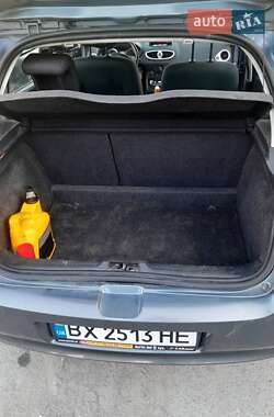 Хэтчбек Renault Clio 2006 в 