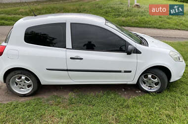 Хэтчбек Renault Clio 2012 в 