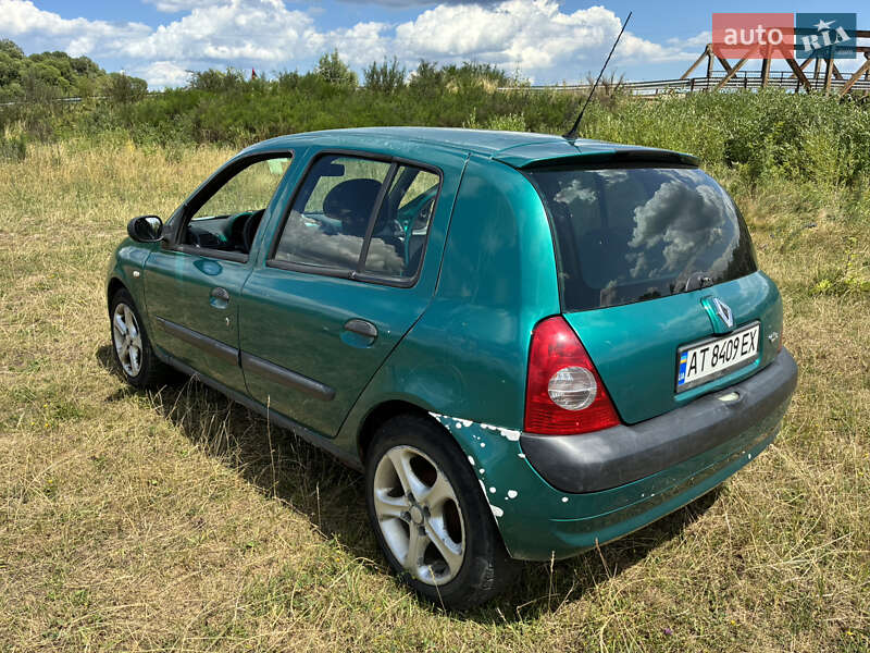 Хэтчбек Renault Clio 2004 в Долине
