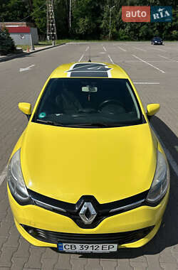Хэтчбек Renault Clio 2012 в 
