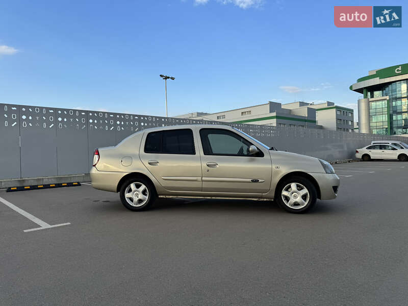 Седан Renault Clio 2008 в Киеве