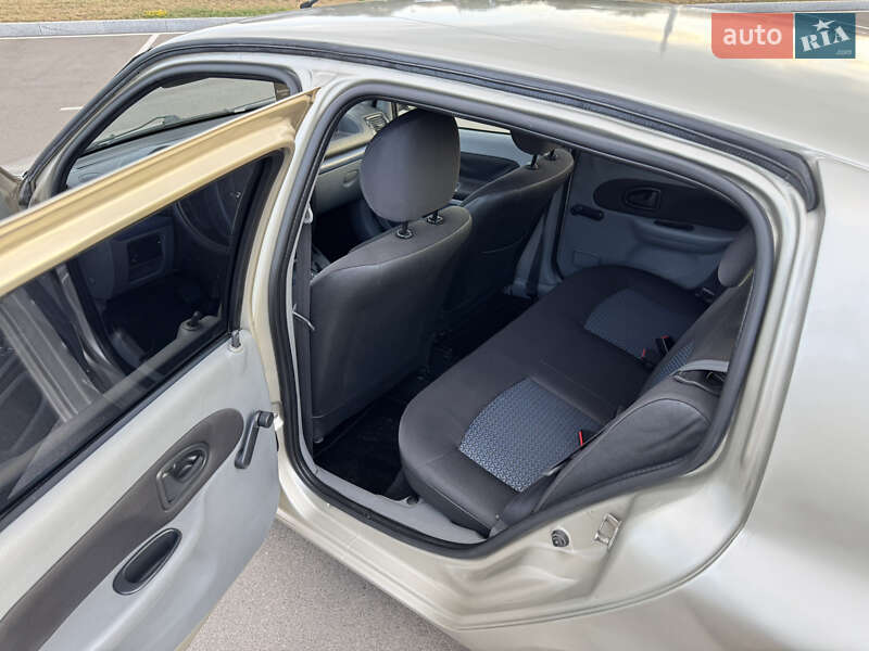 Седан Renault Clio 2008 в Киеве