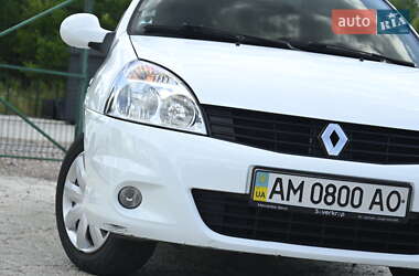 Хэтчбек Renault Clio 2010 в 