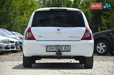 Хэтчбек Renault Clio 2010 в 