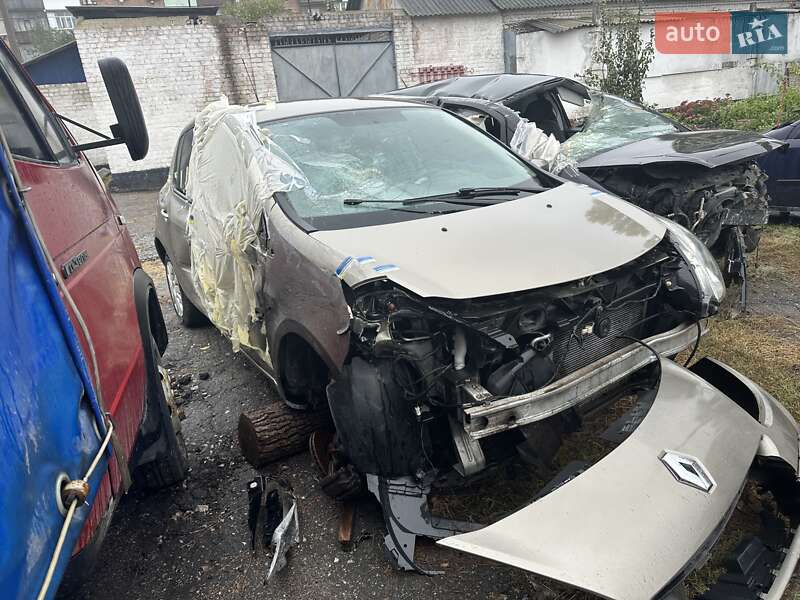 Хетчбек Renault Clio 2011 в Путивлі