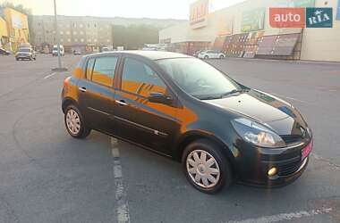Хэтчбек Renault Clio 2007 в 