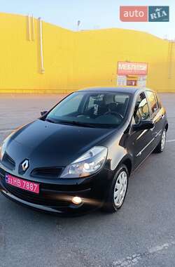 Хэтчбек Renault Clio 2007 в 