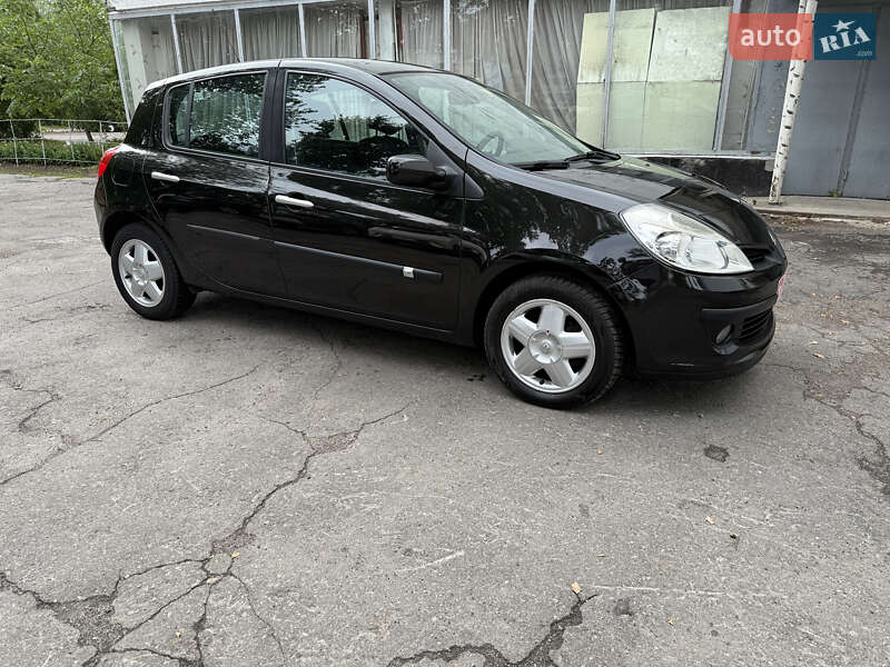 Хэтчбек Renault Clio 2007 в Полтаве