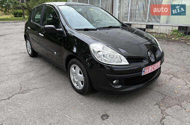 Хэтчбек Renault Clio 2007 в 