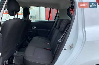 Хэтчбек Renault Clio 2012 в 