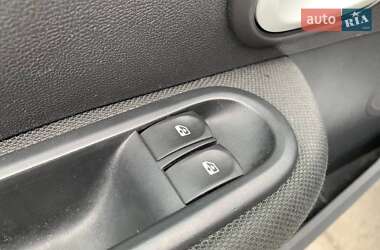 Хэтчбек Renault Clio 2012 в 
