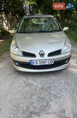 Хэтчбек Renault Clio 2007 в 