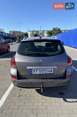 Хэтчбек Renault Clio 2010 в 