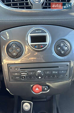 Хэтчбек Renault Clio 2010 в 
