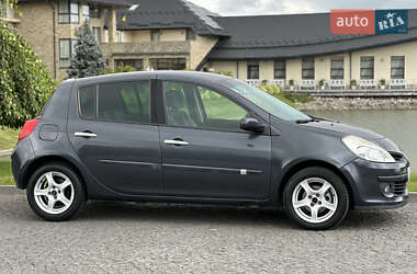 Хэтчбек Renault Clio 2007 в 