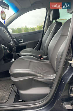 Хэтчбек Renault Clio 2007 в 
