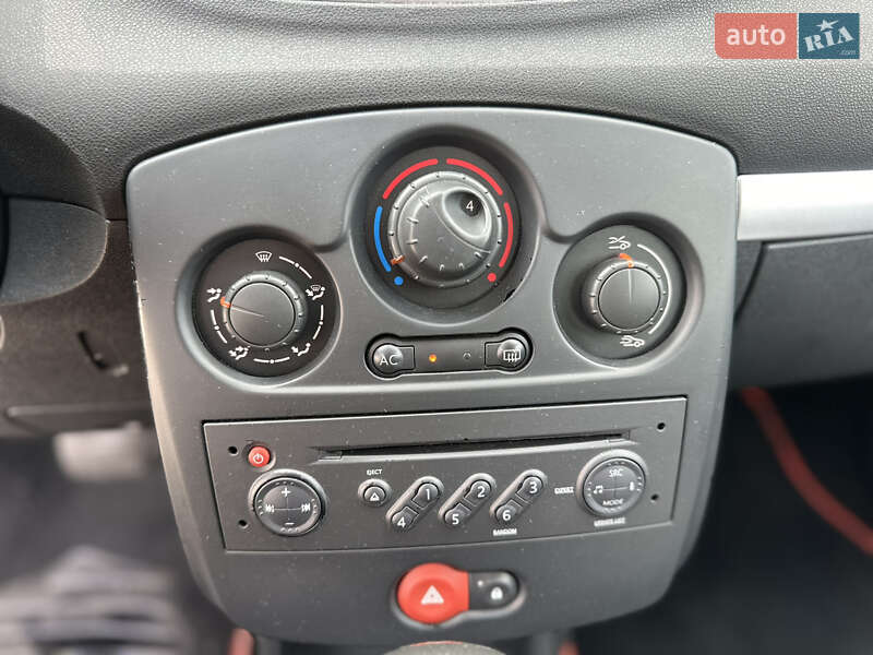 Хэтчбек Renault Clio 2007 в Киеве