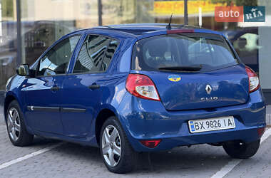Хэтчбек Renault Clio 2009 в 