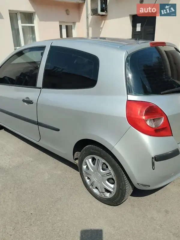Renault Clio 2005