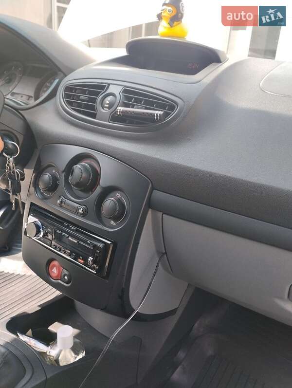 Хэтчбек Renault Clio 2005 в Тульчине