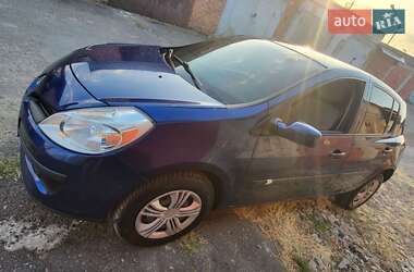 Хэтчбек Renault Clio 2006 в 