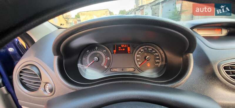 Хэтчбек Renault Clio 2006 в Николаеве фото 18 Хэтчбек Renault Clio 2006 в Николаеве