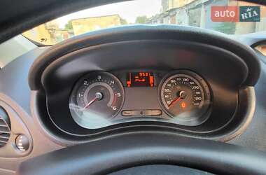 Хэтчбек Renault Clio 2006 в 