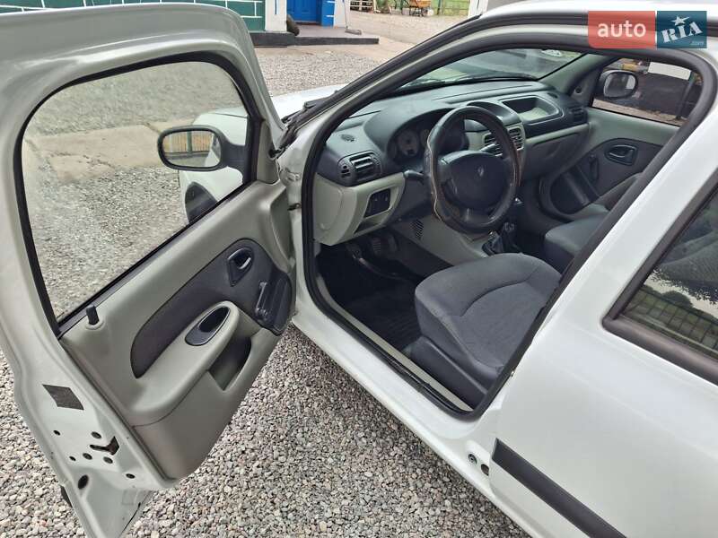 Седан Renault Clio 2006 в Первомайську