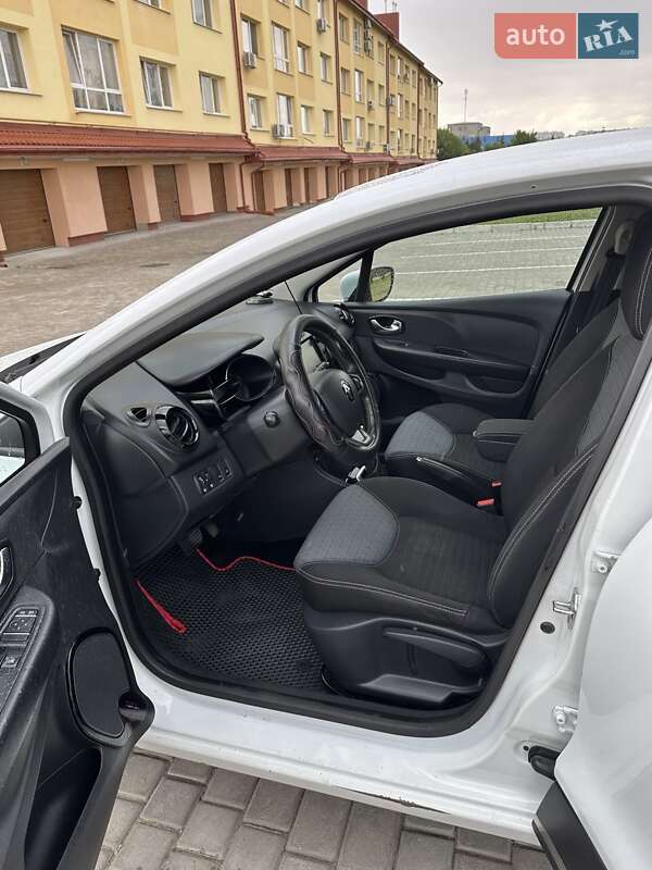 Хэтчбек Renault Clio 2016 в Львове