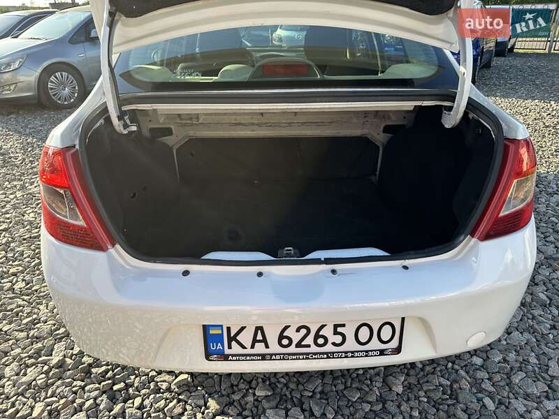 Седан Renault Clio 2010 в Смеле