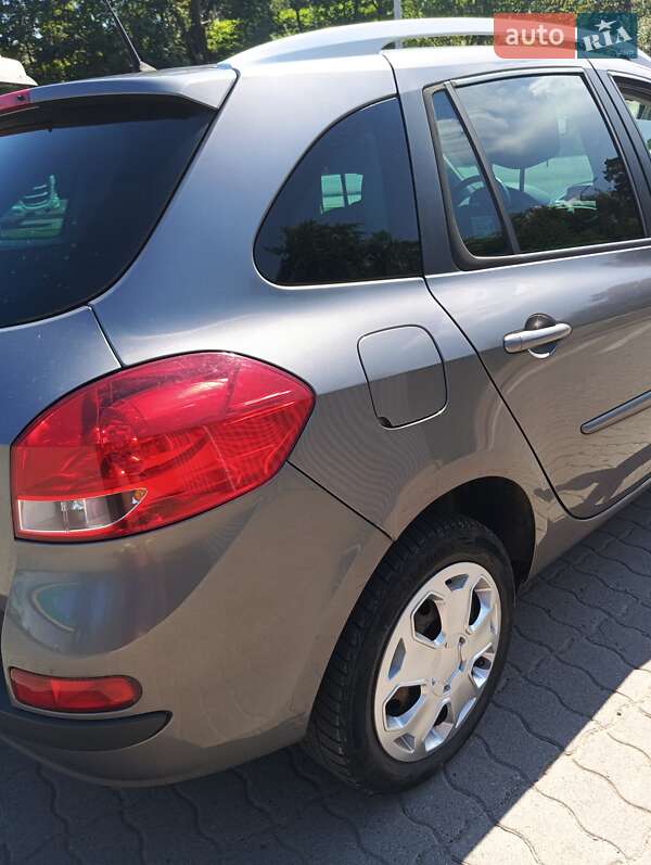 Универсал Renault Clio 2012 в Долине