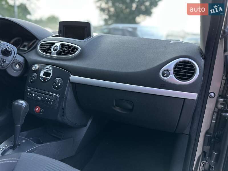 Универсал Renault Clio 2010 в Ивано-Франковске