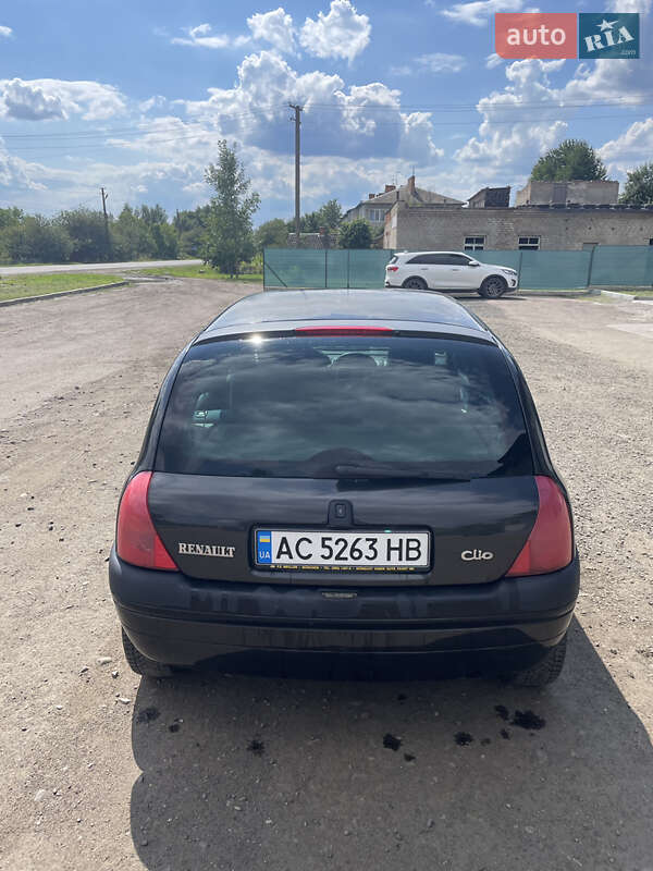 Хэтчбек Renault Clio 2000 в Турийске