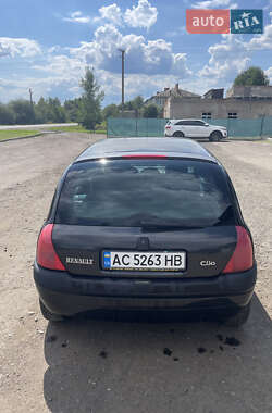 Хэтчбек Renault Clio 2000 в 