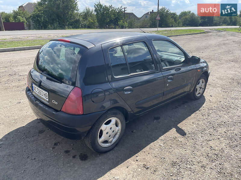 Хэтчбек Renault Clio 2000 в Турийске