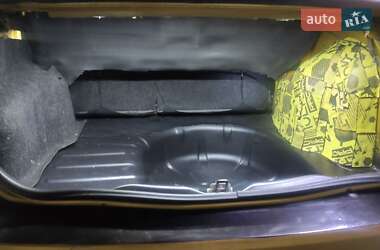 Хэтчбек Renault Clio 2001 в 